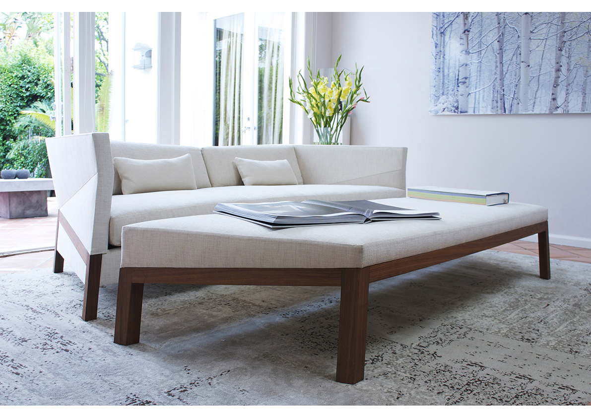 Collection Sofa Bias Sofa, Ottoman & Trays